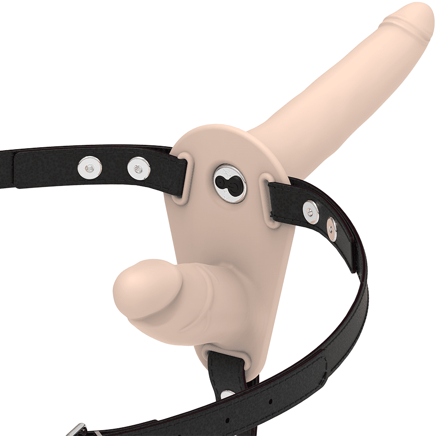 Fetish Submissive: Dobbel flesh strap-on vibrator